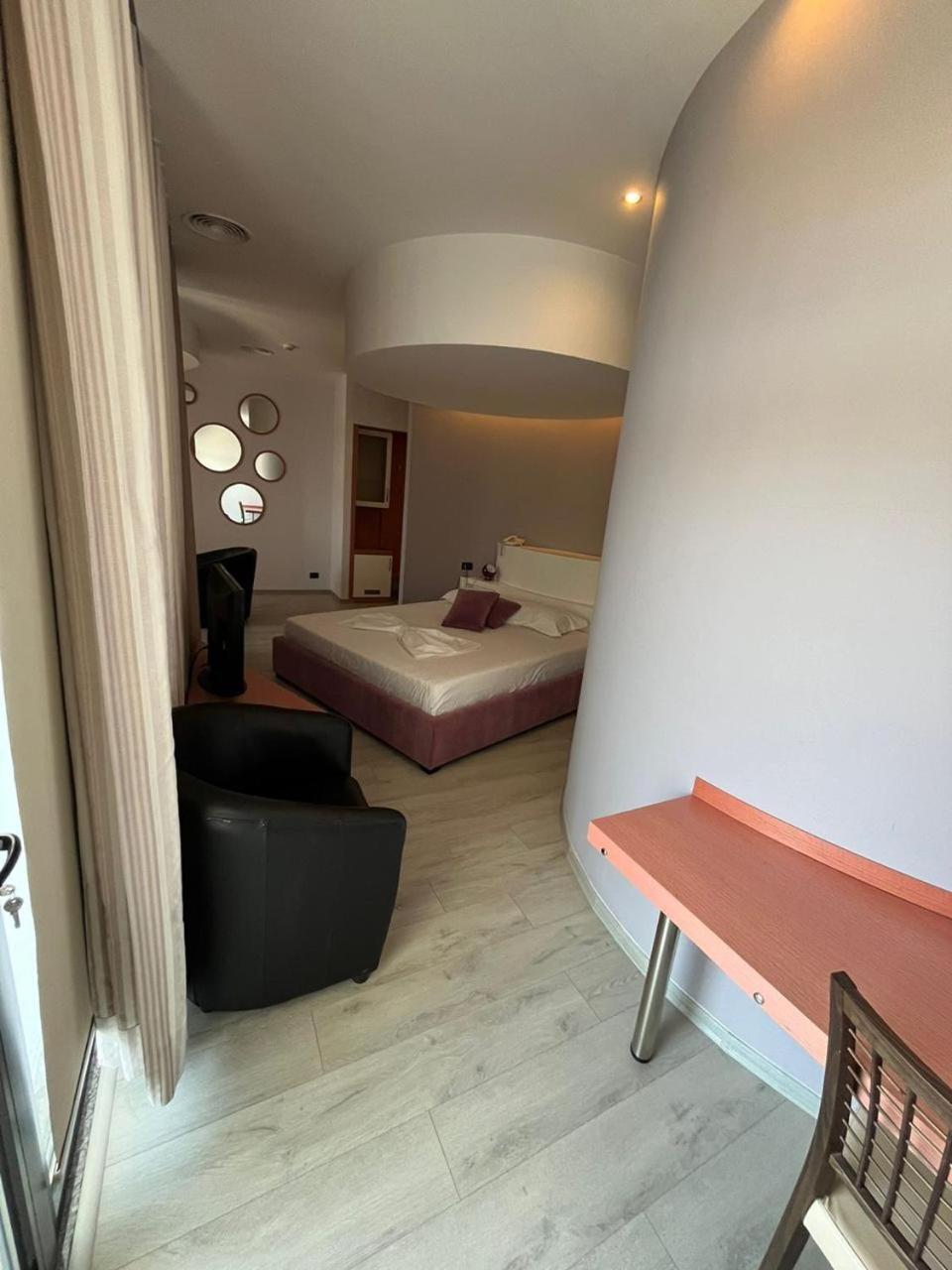 Icon Hotel Vlorë Εξωτερικό φωτογραφία