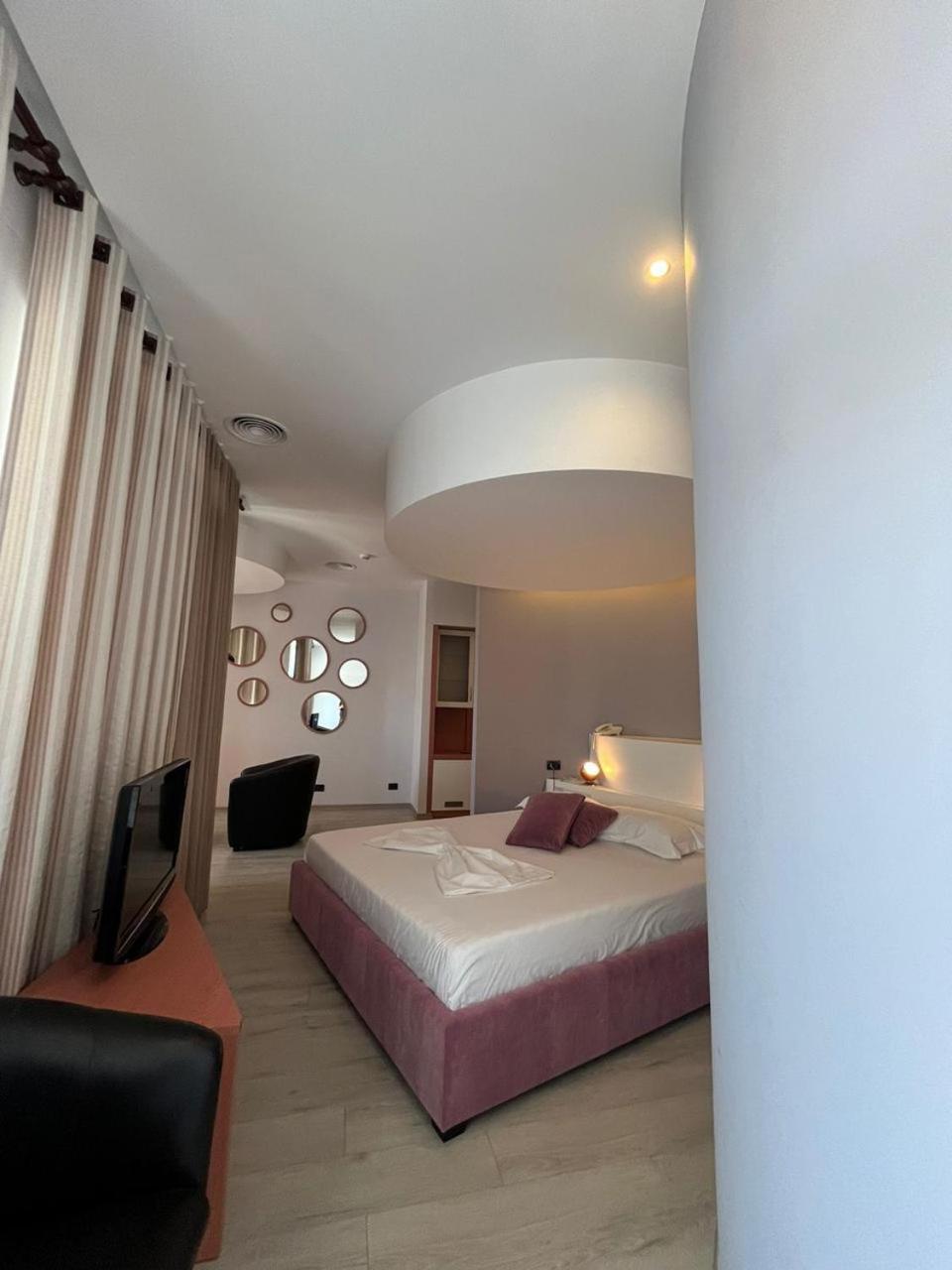 Icon Hotel Vlorë Εξωτερικό φωτογραφία