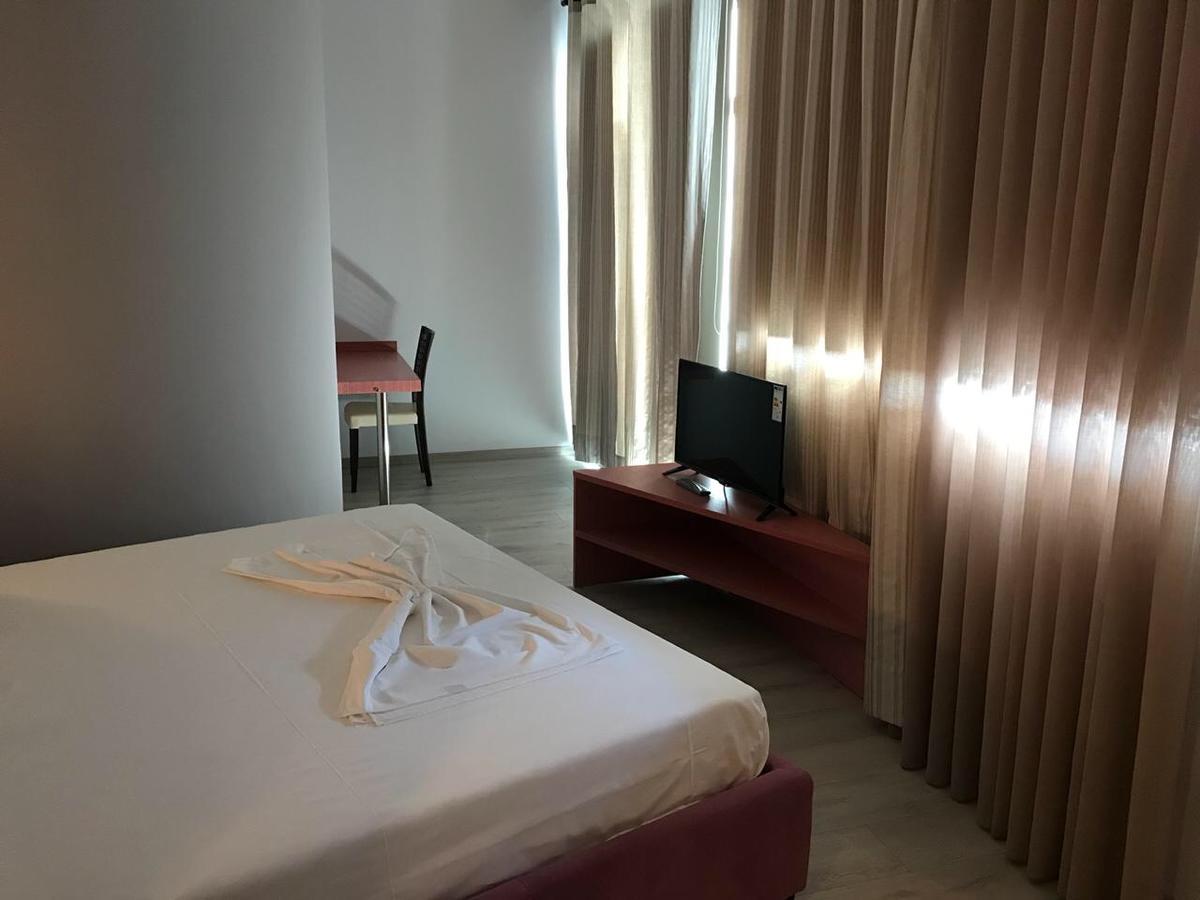 Icon Hotel Vlorë Εξωτερικό φωτογραφία
