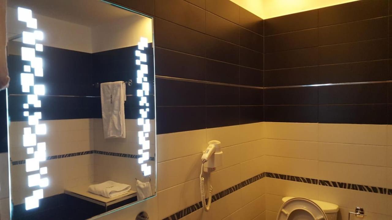 Icon Hotel Vlorë Εξωτερικό φωτογραφία