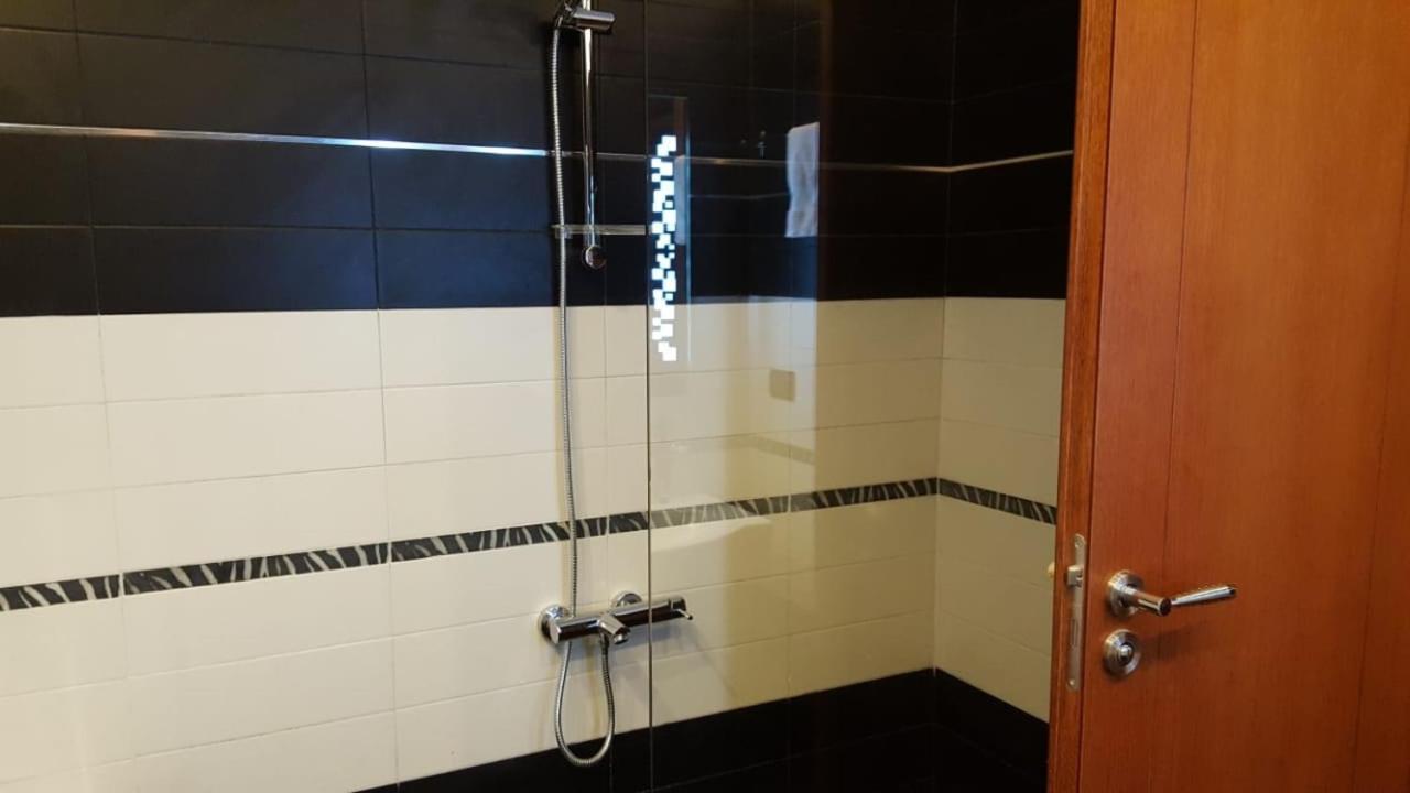 Icon Hotel Vlorë Εξωτερικό φωτογραφία